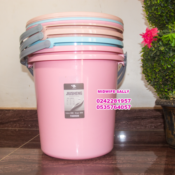 Bucket With Lid / Cover